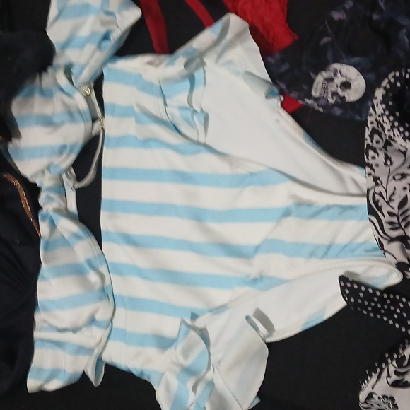 Braws/swim tops and bottoms - Picture 3 of 6